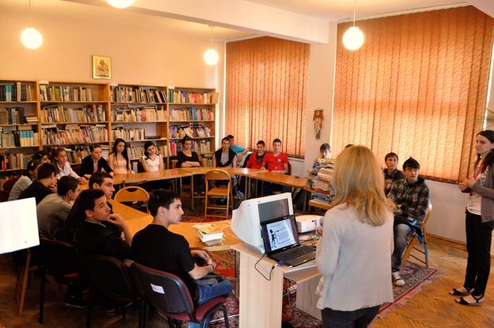 Proiect pentru prevenirea consumului de droguri, în trei licee din Iaşi 93748