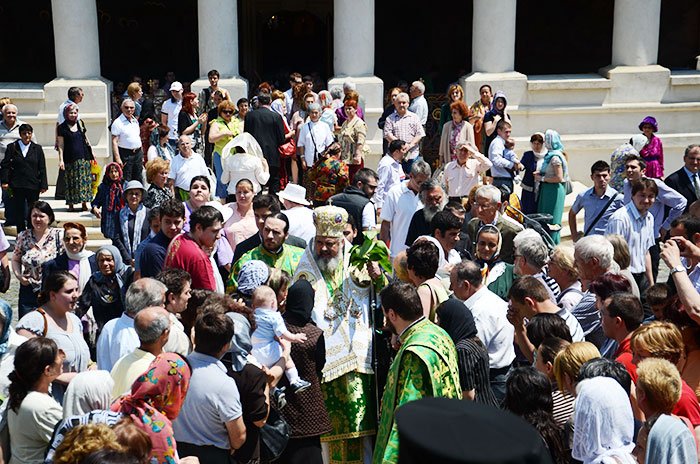 „Duhul Sfânt face să rodească în noi darurile“ 93782