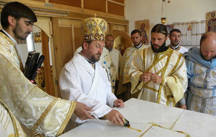 Târnosiri de biserici în protopopiatele Huşi şi Oneşti 93820