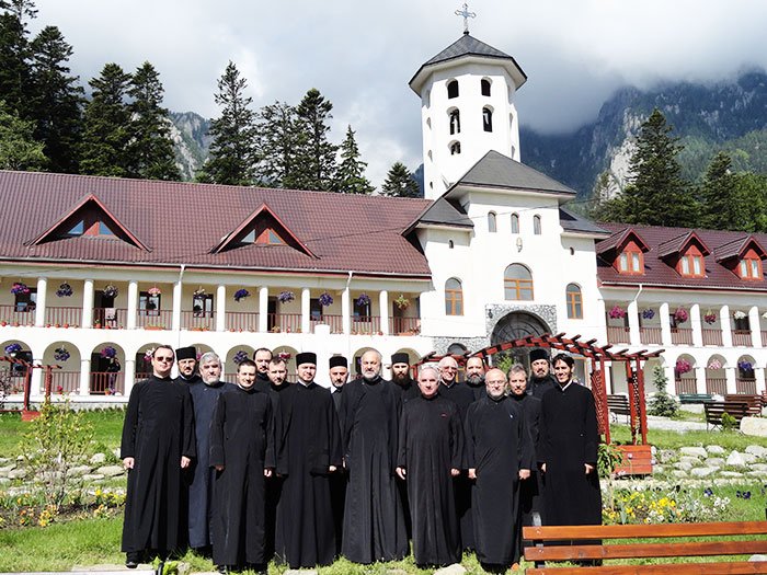 Viaţa duhovnicească a preotului, în dezbatere 93847