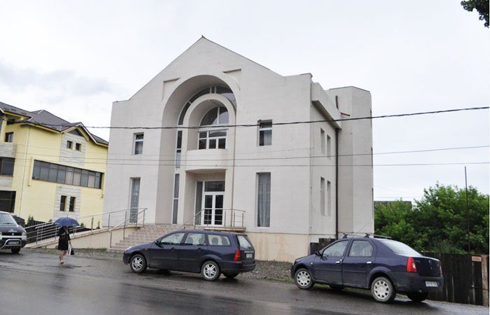 Centrul Social de Urgenţă din Roznov, sprijin pentru persoanele fără adăpost 93857