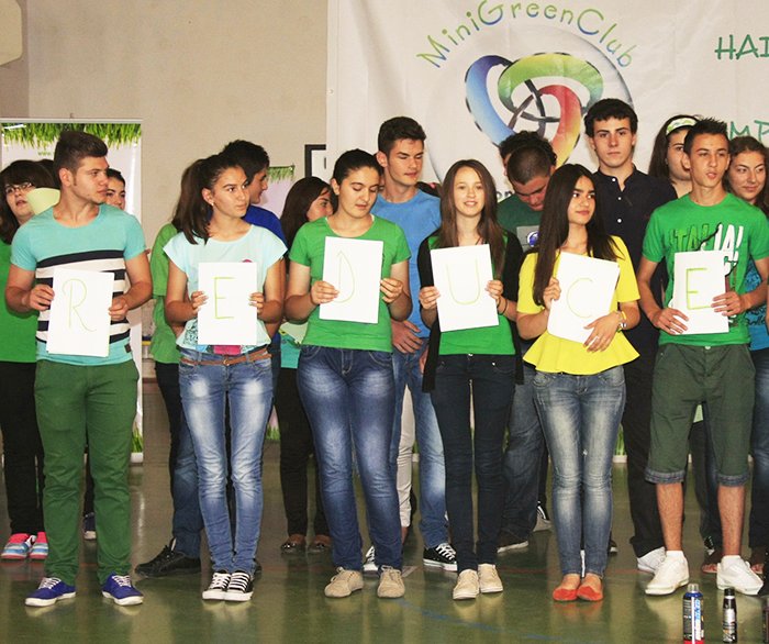 Activităţi de Ziua Mediului la Liceul „Mihai Viteazul“ din Caracal 93878