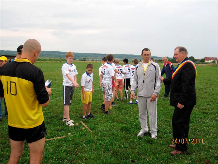 Oina, o frumoasă tradiţie neglijată 93989