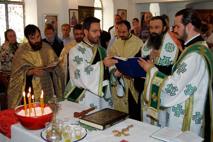 Taina Sfântului Maslu la Penitenciarul din Timişoara 93996