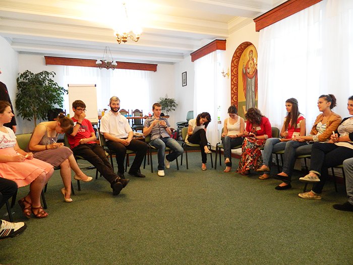 Tineri atoreni, implicaţi în taberele Arhiepiscopiei Iaşilor 94028