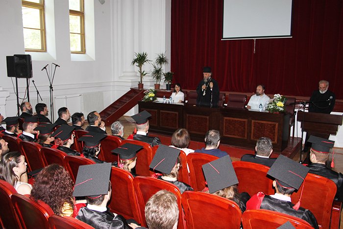 Curs festiv al studenţilor teologi şi masteranzi de la Dunărea de Jos 94041