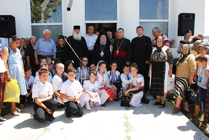 Parohia vâlceană Budeşti, în haină de sărbătoare 94062