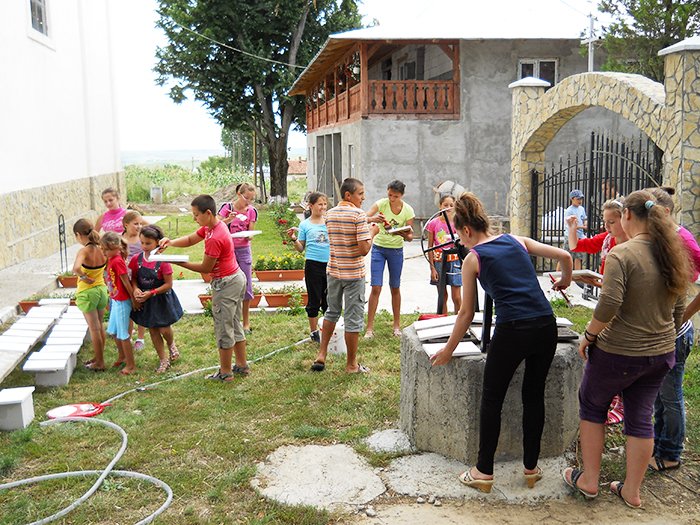 „Cu Hristos pe cărările vacanţei“, în parohia Flămânzi - Cordun 94120