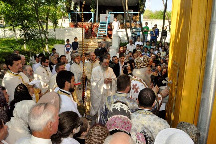 Resfinţire de biserică în parohia Brătuleni - Miroslava 94214