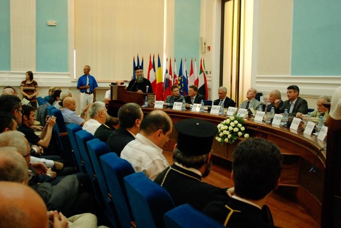 Academicianul Dinu Giurescu, aniversat la 85 de ani 94253