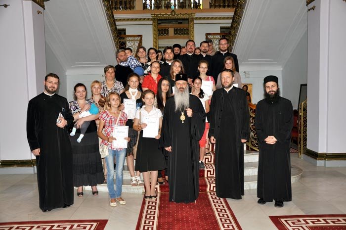 Festivitate de premiere a concursului „Alege şcoala!“ în Arhiepiscopia Iaşilor 94236
