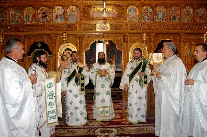 Hramul Parohiei timişorene Fratelia 94252