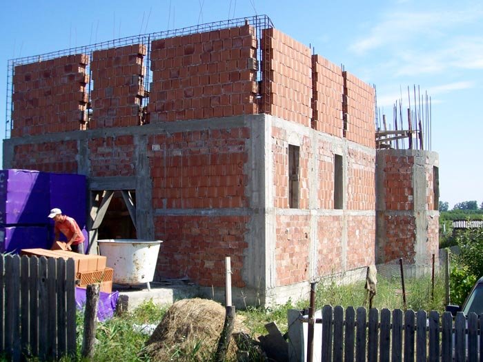 O nouă biserică pentru enoriaşii din parohia Cotu Morii 94237