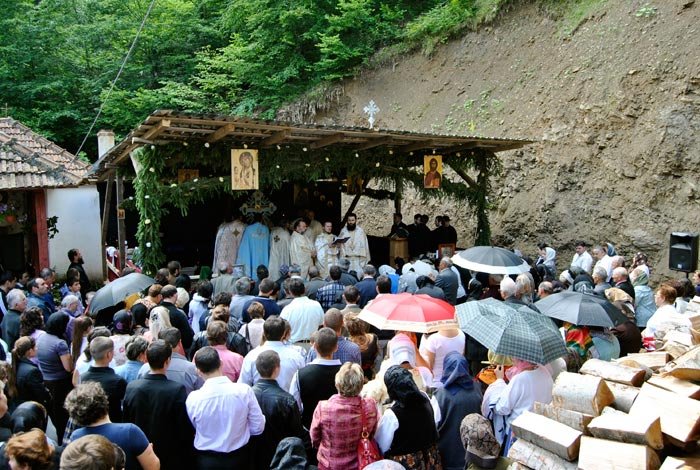 Sărbătoarea Sfinţilor Apostoli la Caransebeş 94251