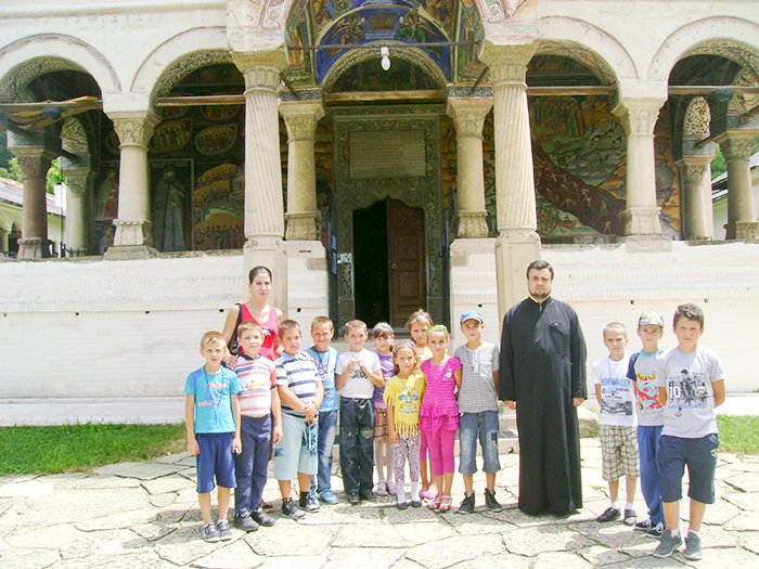 Pelerinaj pentru copiii din Parohia doljeană Izvor 94281