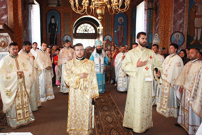 Bucurii duhovniceşti la Vitomireşti, Fârtăţeşti, Râmnic 94298