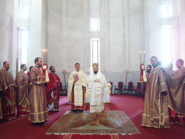 Liturghii arhiereşti în biserici orădene 94293