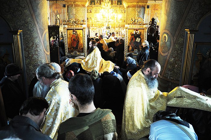 „Facă-se, Doamne, untdelemnul acesta veselie veşnică...” 94326