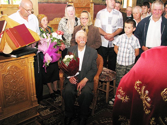 Firul vieţii unui cântăreţ centenar 94325