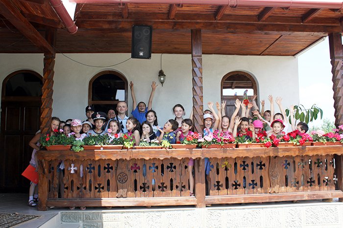 Tabără de pictură în parohia Dumbrava Roşie II 94348