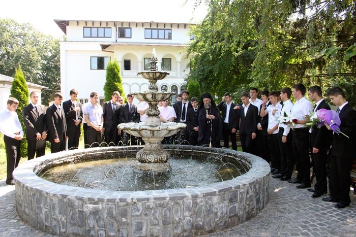 Arhierească binecuvântare pentru înscrierea la facultate 94477