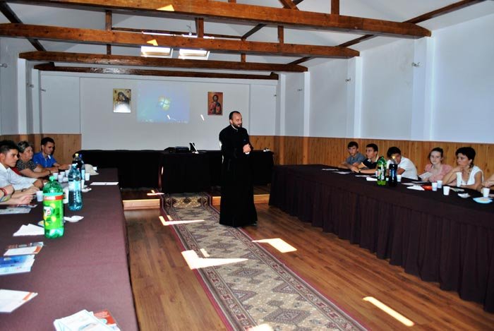 Întâlnirea voluntarilor Asociaţiei „Filantropia“ la Severin 94487