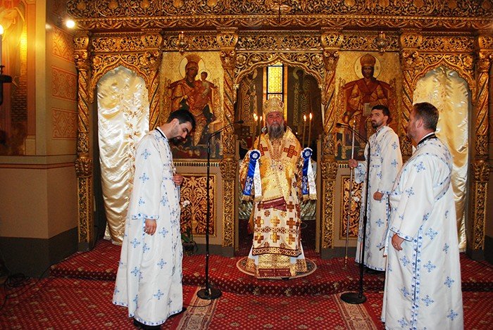 Liturghii arhiereşti la Craiova, Râmnic şi Aluniş 91233