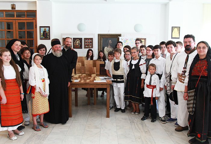 Tabără de creaţie la Sâmbăta de Sus 90209