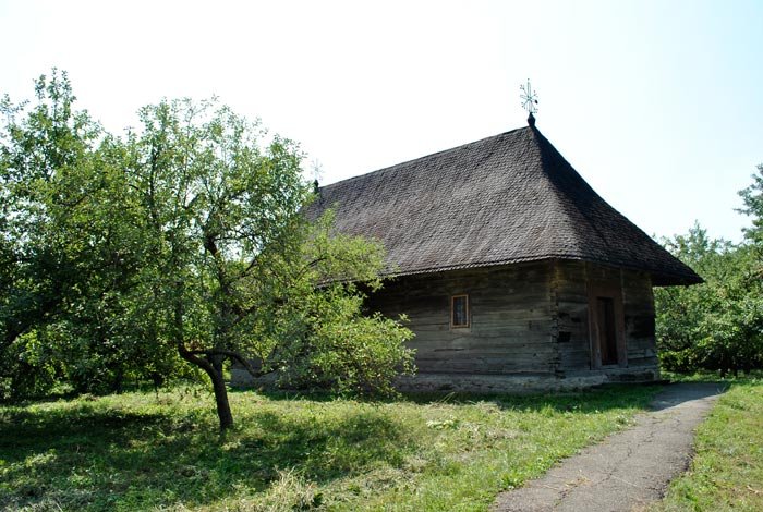 Bisericuţa din Băneşti: o poveste de trei veacuri 90280