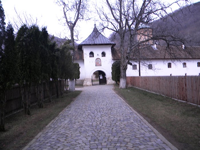 Sărbătoarea Maicii Domnului la Mănăstirea Polovragi 90399