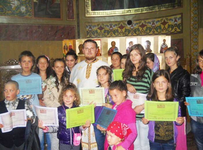 „Dumnezeu privit cu ochi de copil“, în parohia Flămânzi - Cordun 90416