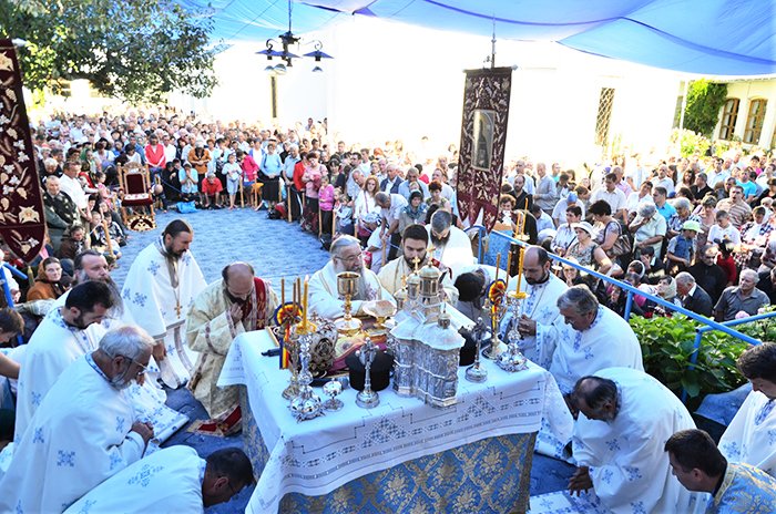 Rugăciuni arhiereşti de ziua Maicii noastre 90436