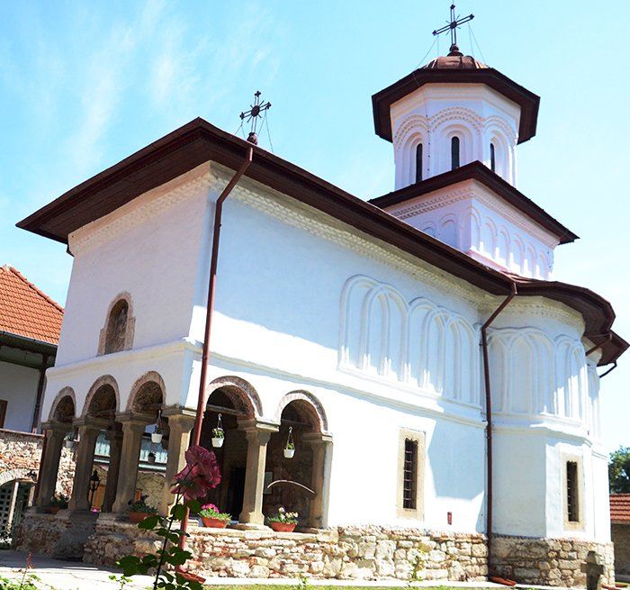 Străjerul credinţei de la poalele munţilor Căpăţânii 90458