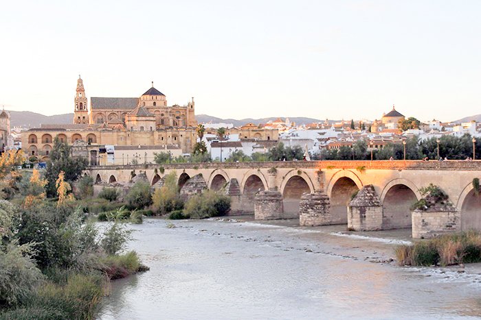 A păstorit Cordoba şase decenii 90570