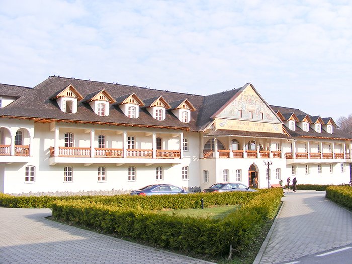 Liturghie arhierească la Sâmbăta de Sus 90581