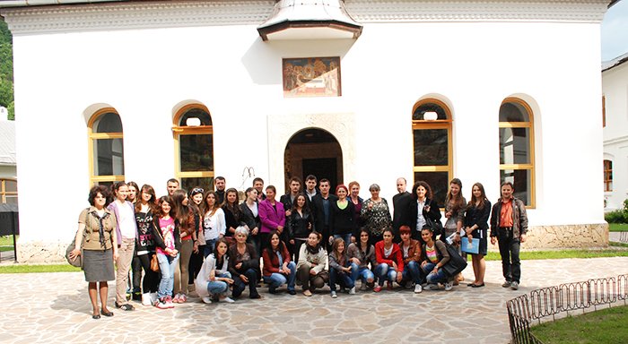 Tabără de creaţie la Mănăstirea Tismana 90615