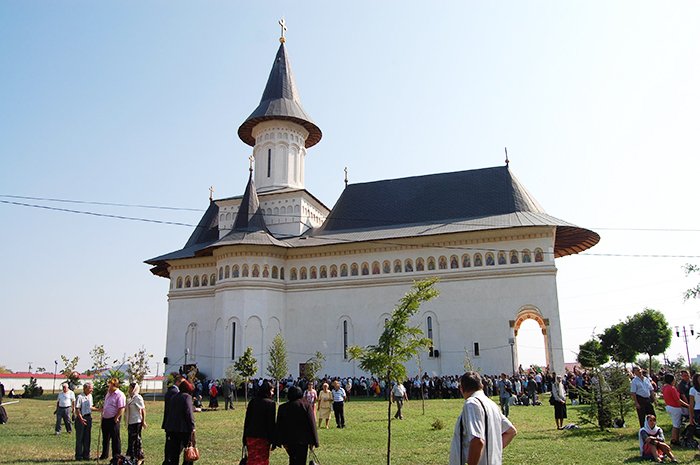 Liturghie arhierească la Mănăstirea Arad-Gai 90659