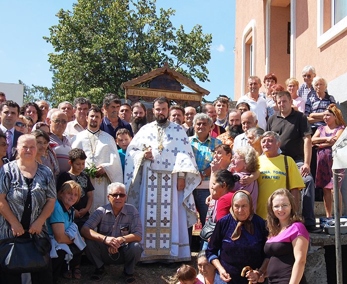 Primul hram al Parohiei Ortodoxe Române Bobova - Serbia 90660