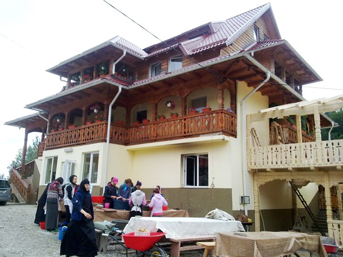 Tineri ascoreni din Suceava, în tabără la Mănăstirea Paltin-Petru Vodă 90641