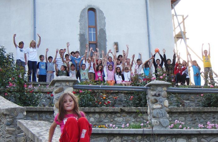 Activităţi social-filantropice în Arhiepiscopia Craiovei 90675