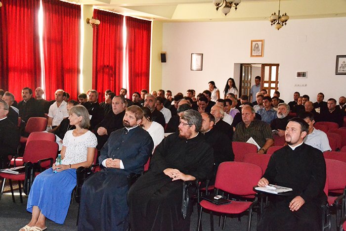 Informare şi documentare în domeniul muzeal în Episcopia Caransebeşului 90739
