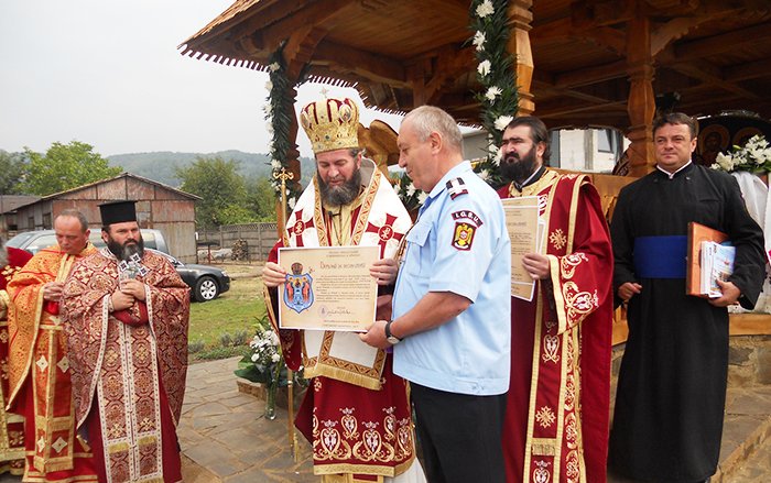 Altar de vară ridicat la ISU Maramureş 90794