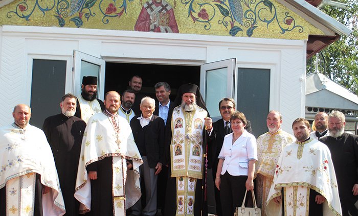 Preasfinţitul Ioachim Băcăuanul a slujit în satul natal 90772