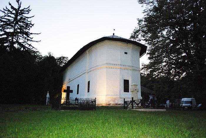 Trei monumente de artă 90817