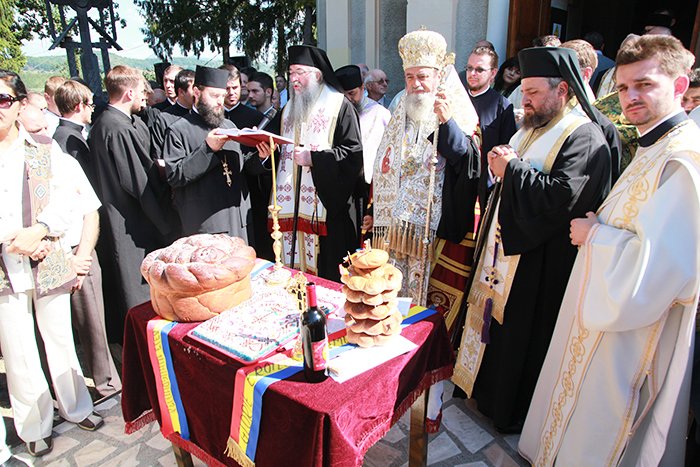 Serbare la Ţebea, la mormântul Crăişorului 90836