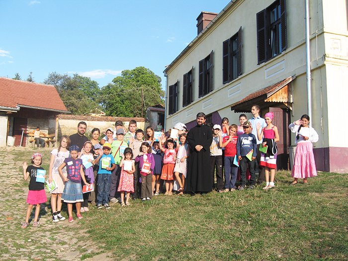 Tabăra „Ţara minunată“ pentru copiii făgărăşeni 90853