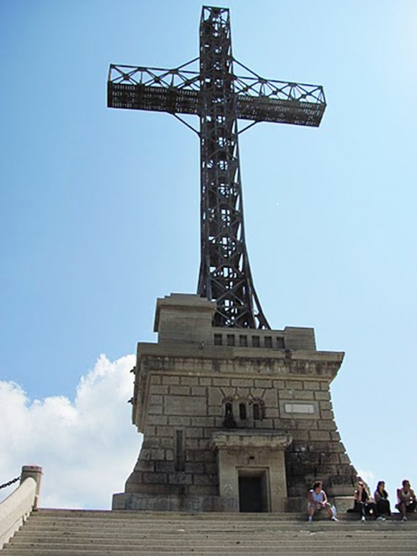 Comuniştii au vrut să-i taie braţele, dar n-au reuşit 90908