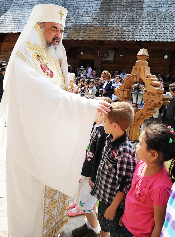 Cooperarea dintre Familie, Şcoală şi Biserică în actul educaţional 90904