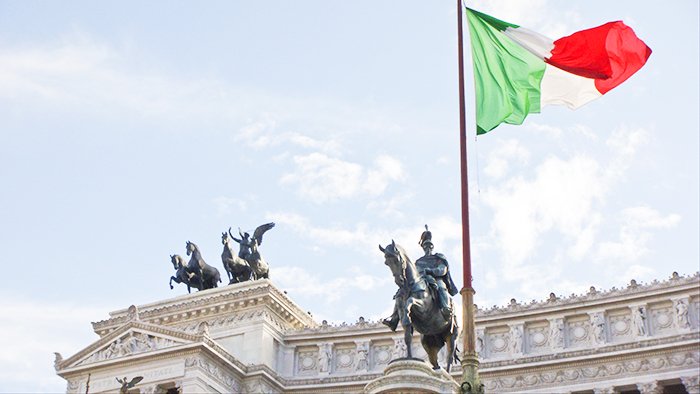 Doar românii cu cetăţenie italiană vor fi dublu impozitaţi 90935