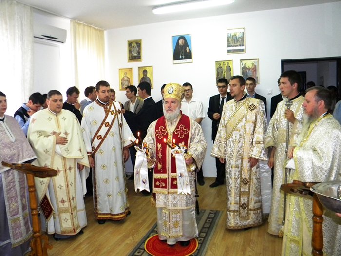 Şcolarii tulceni binecuvântaţi de ierarhul lor 90930